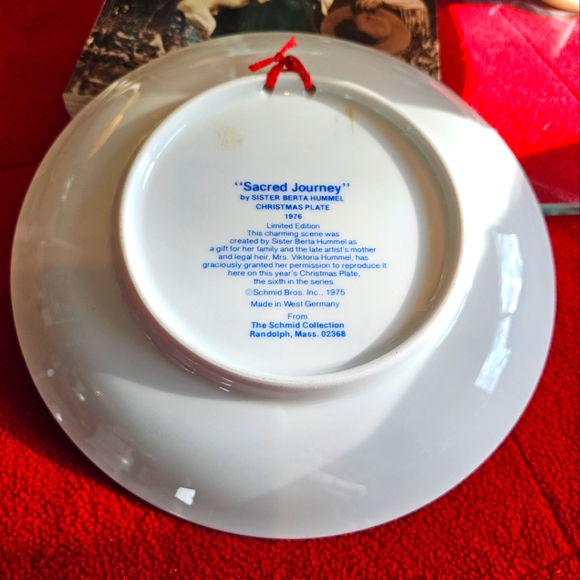Vintage Hummel Christmas Plate - Picture 2 of 2